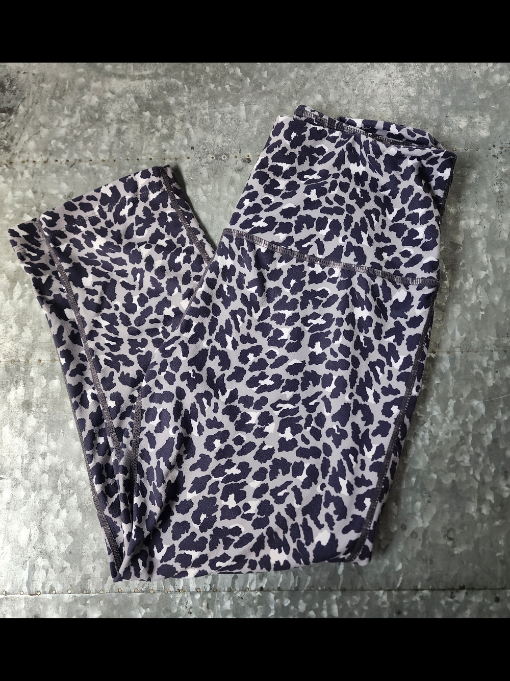 Zella Leopard Print 3/4 Leggings in Gray and Black - Women's Medium